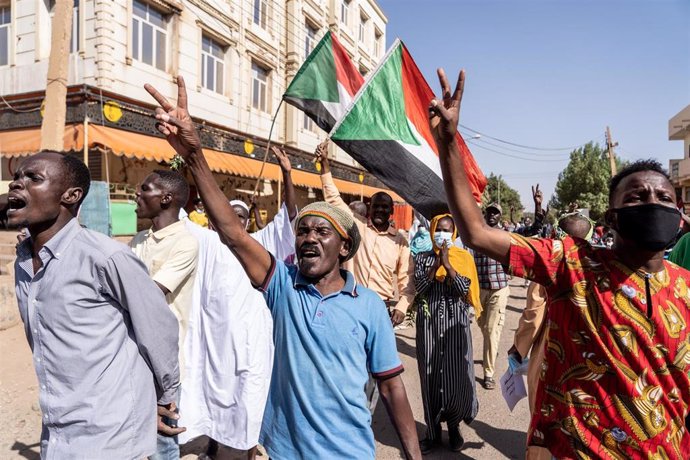 Manifestación contra el gobierno militar en Omdurman, cerca de Jartum, en Sudán