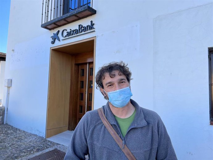 El alcalde de Cogolludo reclama la apertura de la oficina de CaixaBank de la localidad