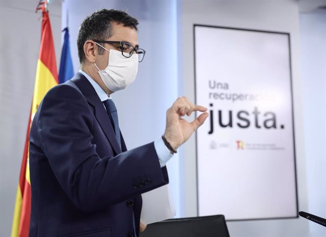 El ministro de la Presidencia, Relaciones con las Cortes y Memoria Democrática, Félix Bolaños, tras una comparecencia posterior a una reunión del Consejo de Ministros, en La Moncloa, a 11 de enero de 2022, en Madrid, (España). 