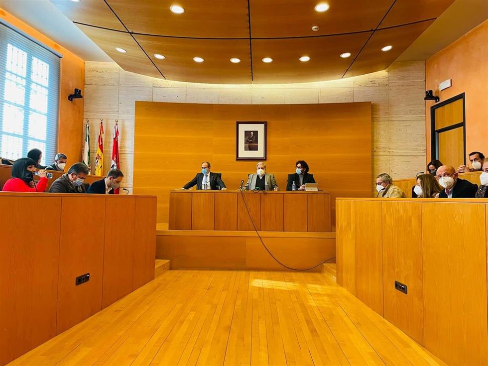Pleno de despedida de Toscano