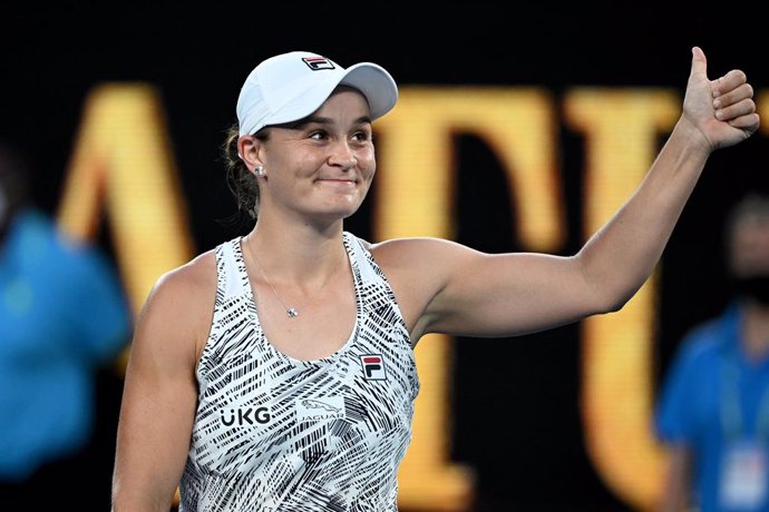 Ashleigh Barty of Australia gestures to the crowd after winning her Womens singles quarterfinal match against Jessica Pegula of the USA on Day 9 of the Australian Open, at Melbourne Park, in Melbourne, Tuesday, January 25, 2022. (AAP Image/Dean Lewins)
