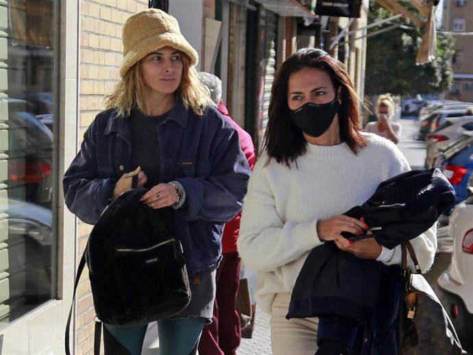 Olga Moreno, con su hermana Rosa