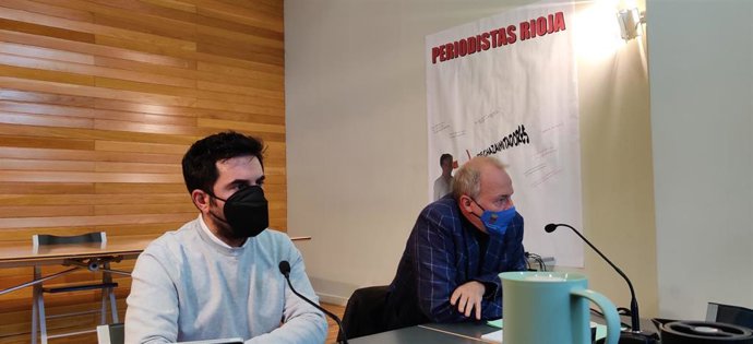 El consejero de Sostenibilidad, Álex Dorado, y el director general de Transición Energética, Iván Moya, en un desayuno informativo para explicar el proyecto ARTE