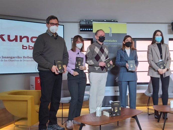 Imagen  de la presentación del libro "Soledades: una cartografía para nuestro tiempo".