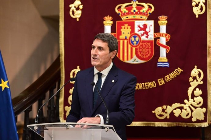 Archivo - El delegado del Gobierno de España en Andalucía, Pedro Fernández, en la Subdelegación del Gobierno en Granada, en una foto de archivo.