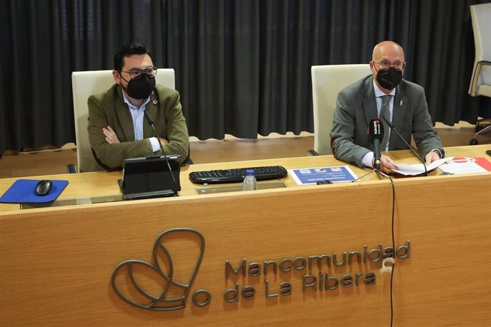 El director general, Jesús María Rodríguez, y el consejero Bernardo Ciriza, durante la rueda de prensa de esta mañana