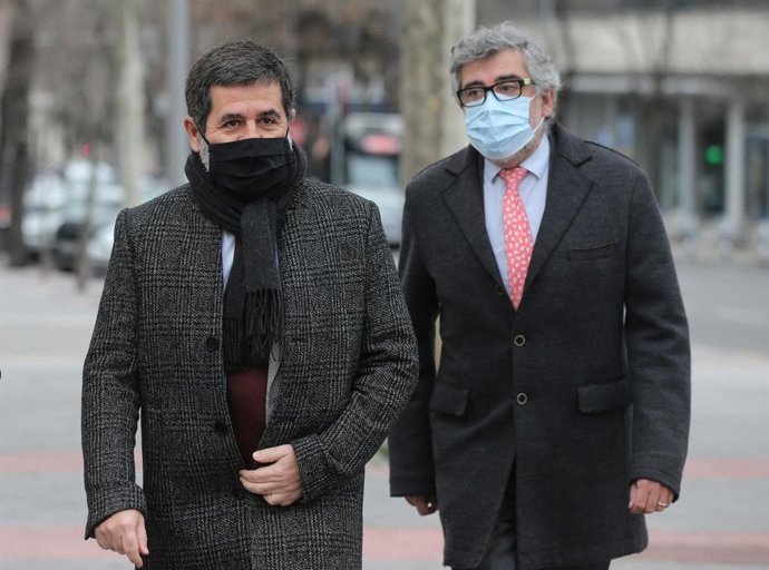 El secretari general de Junts, Jordi Snchez (e), arriba a l'acte de conciliació.