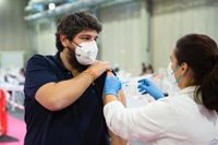 López Miras hace un llamamiento a la ciudadanía que aún no se ha vacunado para que lo haga