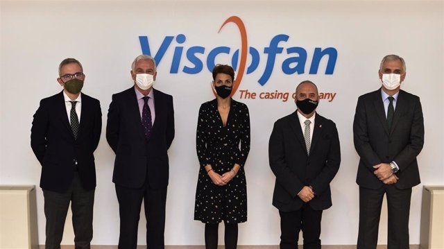 La presidenta del Gobierno de Navarra, María Chivite, participa en un acto con motivo de la alianza de Viscofan y Telefónica para equipar con cobertura 5G la planta de Cáseda.