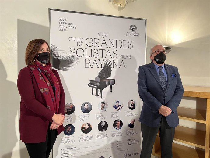 La vicealcaldesa, Sara Fernández, junto al director del Auditorio, Miguel Ángel Tapia