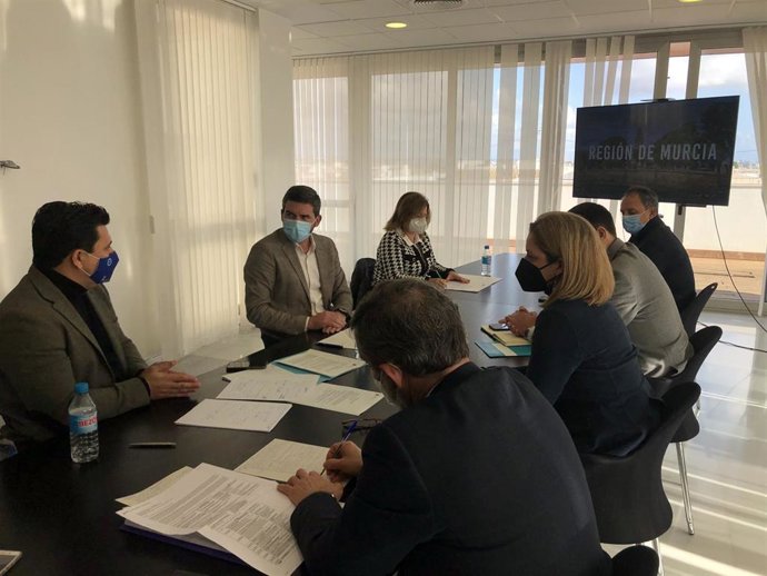 El consejero Antonio Luengo durante la reunión del Foro Interadministrativo del Mar Menor celebrada en San Javier.