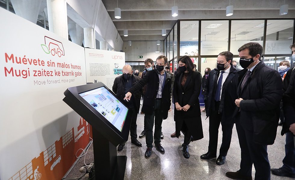 Un momento de la visita y explicación del proyecto