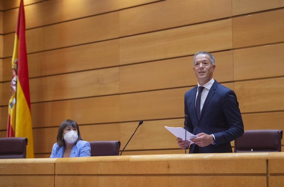 Archivo - Ander Gil, hasta ahora senador del PSOE, pronuncia un discurso tras ser elegido nuevo presidente del Senado, durante una sesión plenaria en la Cámara Alta, a 12 de julio de 2021, en Madrid (España). Durante este Pleno extraordinario los senado