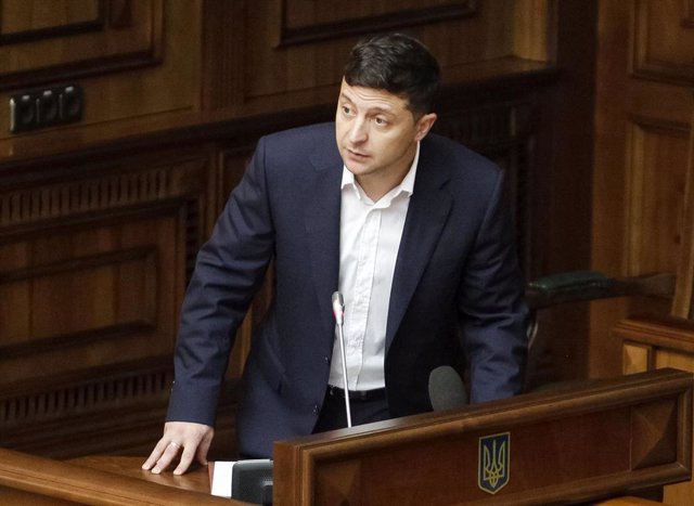 Archivo - El presidente de Ucrania, Vladimir Zelenski, en el Parlamento ucraniano.