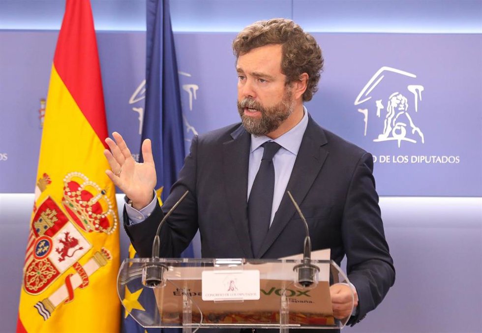 El portavozde VOX en el Congreso, Iván Espinosa de los Monteros, en una rueda de prensa