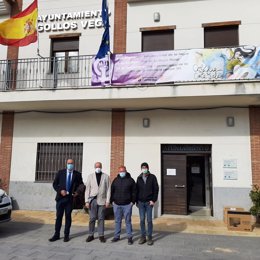 El delegado territorial de Regeneración, Justicia y Administración Local de la Junta en Granada, Enrique Barchino, en  una visita a Cogollos de la Vega (Granada).
