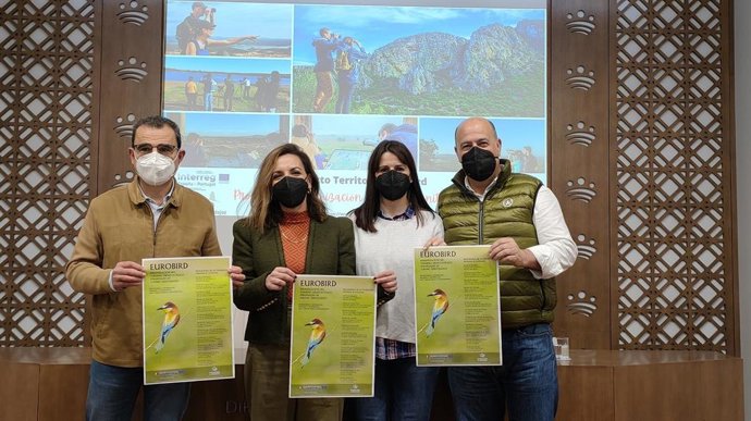 Autoridades presentan las actividades para la dinamización del turismo ornitológico en la provincia de Badajoz dentro del proyecto Eurobird.