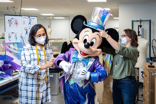 Mickey Mouse celebra el 30 aniversario de Disneyland Paris