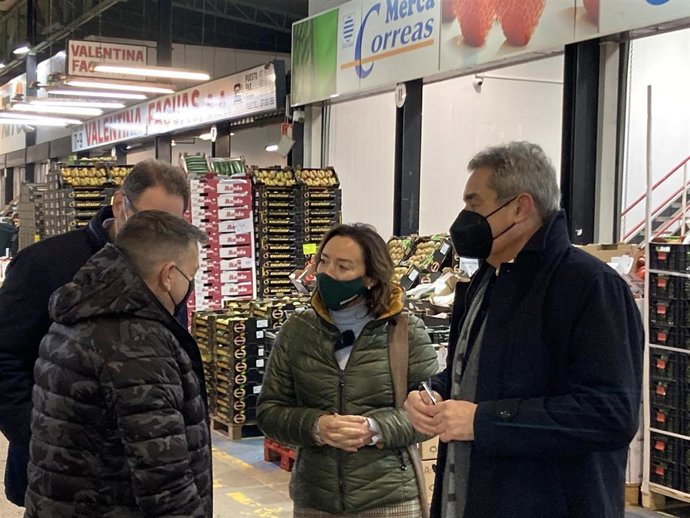 Los concejales de VOX en el Ayuntamiento de Zaragoza, visitan Mercazaragoza