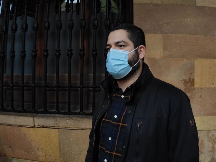 Archivo - El concejal de Somos Oviedo, Rubén Rosón.