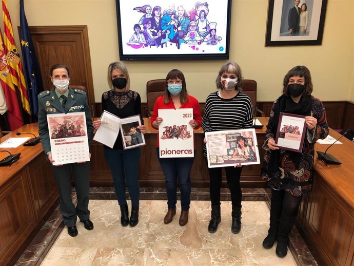 Presentación del calendario 'Pioneras'