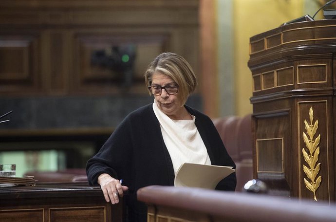 Archivo - La diputada de Más País, Inés Sabanés, en una sesión plenaria en el Congreso de los Diputados, a 16 de diciembre de 2021, en Madrid, (España). Durante el pleno se ha abordado el proyecto de Ley Orgánica de ordenación e integración de la Formac