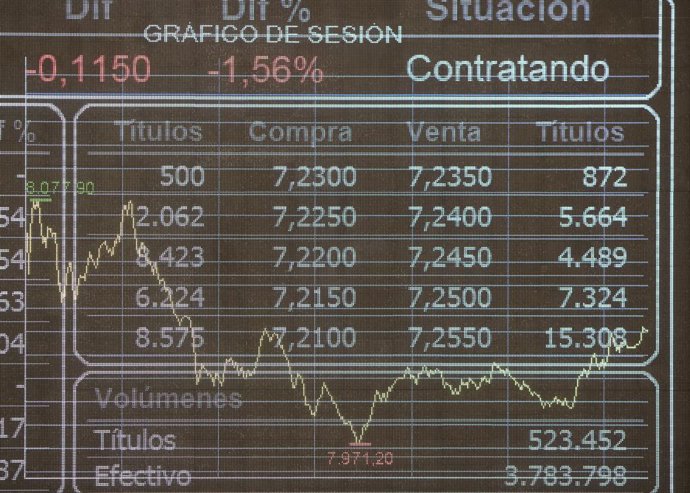 Archivo - Valores económicos en el Palacio de la Bolsa, en Madrid, (España), a 22 de enero de 2021.