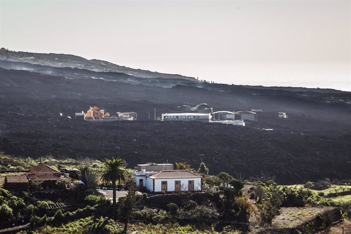 Varias viviendas cercas del volcán de La Palma, cinco días después de que se diera por finalizada su actividad, a 30 de diciembre de 2021, en La Palma, Santa Cruz de Tenerife, Canarias, (España)
