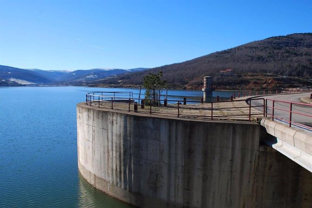 Licitada la contratación de servicios para garantizar la seguridad de una veintena de presas en la cuenca del Ebro.