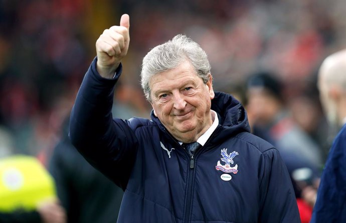 FILED - 25 January 2022, United Kingdom, Liverpool: Crystal Palace manager Roy Hodgson gives a thumbs up during the English Premier League soccer match between Liverpool and Crystal Palace at the Anfield. Watford set to appoint Roy Hodgson as new manage