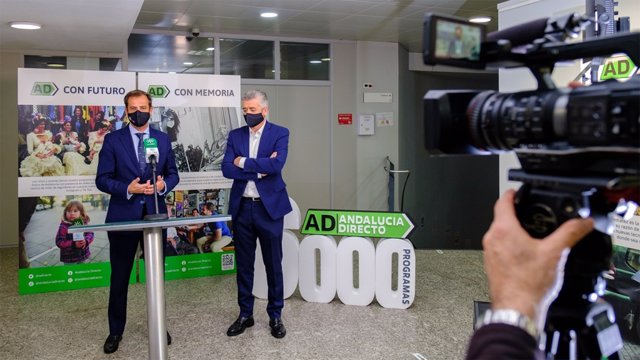 Juande Mellado, durante la inauguración de la exposición de los 6.000 programas de Andalucía Directo