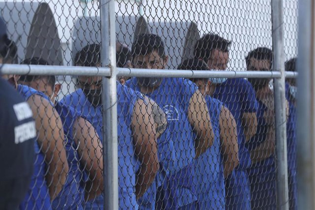 Archivo - Imagen de archivo de presos en una cárcel de México