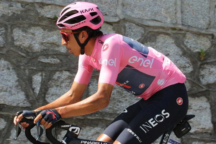 Archivo - El ciclista colombiano Egan Bernal durante el Giro de Italia 2021