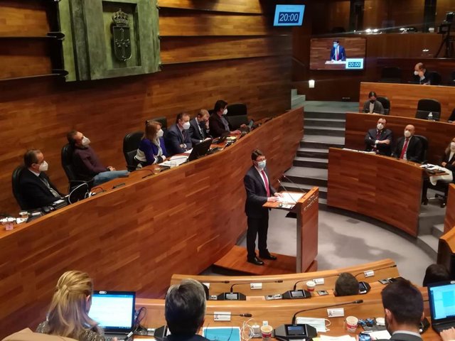 Enrique Fernández comparece en el Pleno.