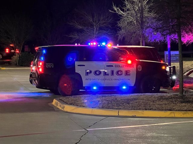 Un coche de la Policía de Dallas, en Texas, Estados Unidos, durante un secuestro en una sinagoga