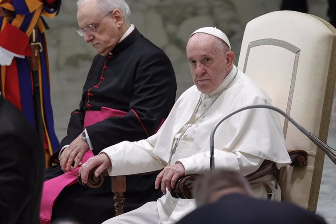05 January 2022, Vatican, Vatican City: Pope Francis leads his weekly general audience in Paolo VI Hall at the Vatican. Photo: Giuseppe Lami/ANSA via ZUMA Press/dpa