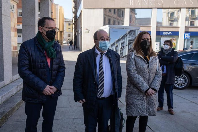 Ángel Blanco (i), Miquel Iceta y Virgina Barcones, en Zamora.