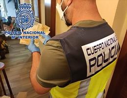 Uno de los agentes con dinero falso intervenido