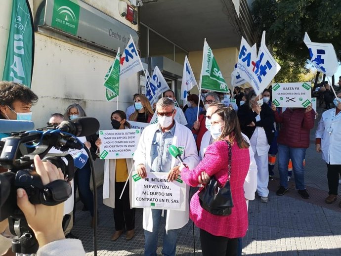 Concentración convocada en Huelva por el Sindicato Andaluz de Enfermería, en foto de archivo.