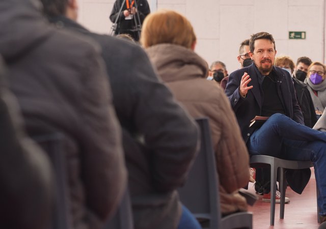 El ex vicepresidente del Gobierno, Pablo Iglesias, interviene en un coloquio junto a los candidatos de Unidas Podemos por Valladolid