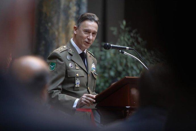 El general Fernando Aznar Ladrón de Guevara durante el acto de su cese como inspector general del Ejército