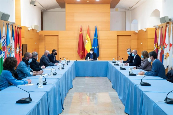 El presidente de la Región de Murcia, Fernando López Miras, reunido con representantes de asociaciones y colectivos de personas que padecen diabetes