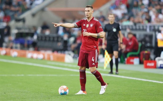 Archivo - El jugador del Bayern Niklas Süle durante un partido ante el Borussia Moenchengladbach de la temporada 2021-2022.