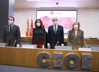Ayuso presenta a los empresarios su estrategia de natalidad en busca de su "complicidad" para implementar medidas