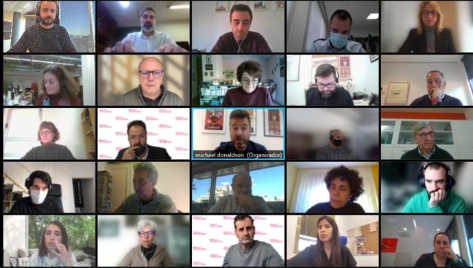 Primer balance del 'Connectem Barcelona' con los 30 'partner's implicados en el proyecto piloto de inclusión digital en el barrio de Trinitat Nova de Barcelona