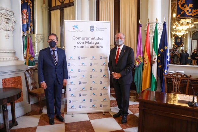 El alcalde de Málaga, Francisco de la Torre, y el director general de la Fundación "la Caixa", Antonio Vila Bertrán