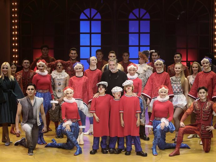 Archivo - Foto de familia del espectáculo Circlassica, El Sueño de Miliki