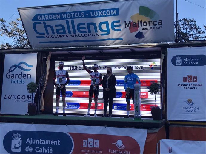 Podio del Trofeo Calvi, primera prueba de la Challenge Mallorca 2022, con victoria para el ciclista Brandon McNulty (UAE Team Emirates)