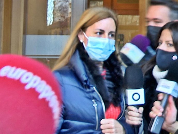 AINHOA ARMENTIA SALE DEL TRABAJO
