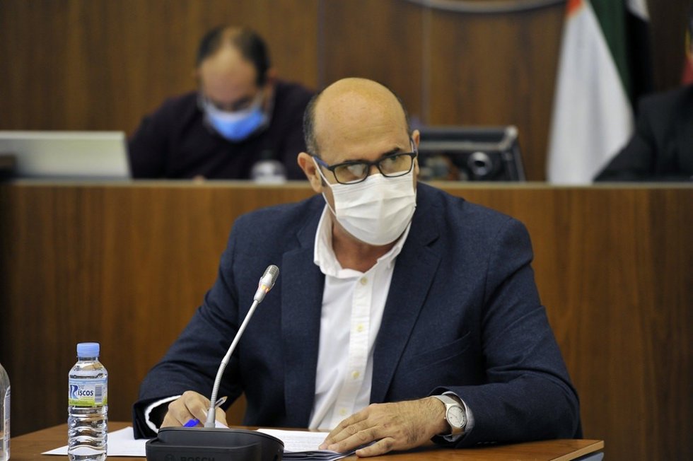 El director general de Sostenibilidad de la Junta de Extremadura, Jesús Moreno Pérez, en la Asamblea